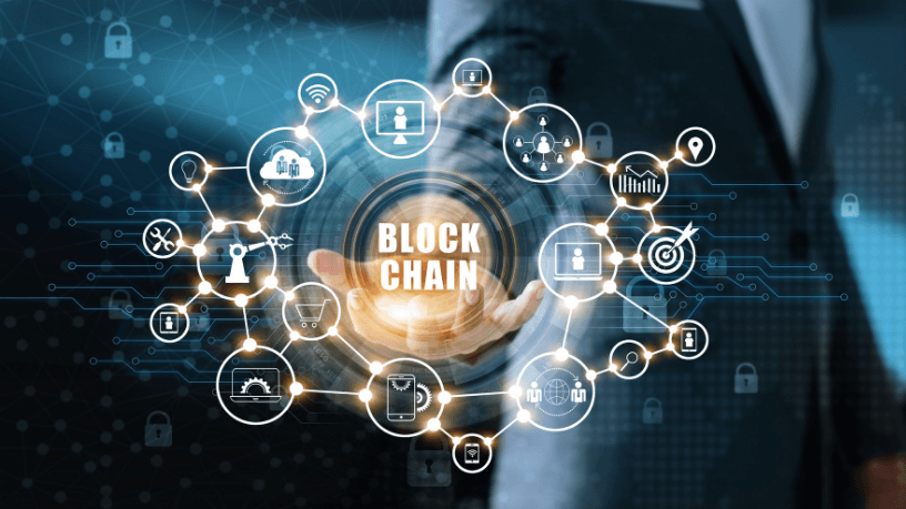 Aplicações da blockchain vão além das moedas digitais, transformando processos em saúde, logística e finanças por Kelsem Ricardo Rios Lima.