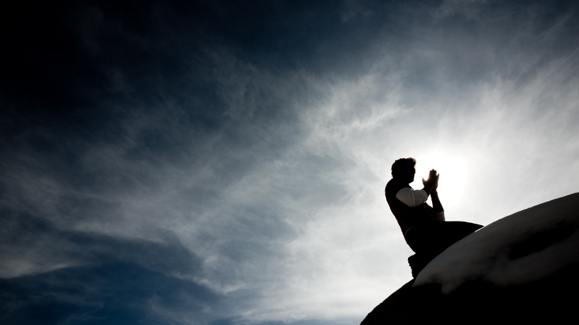 Jose Eduardo de Oliveira e Silva destaca santos modernos como testemunhos vivos de evangelização no mundo atual.