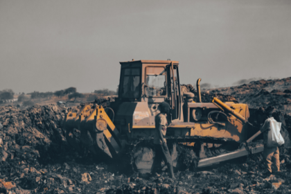 Aterros sanitários de alta tecnologia representam o futuro da destinação final segura, reduzindo riscos ambientais — visão reforçada pela Versa Engenharia Ambiental Ltda.