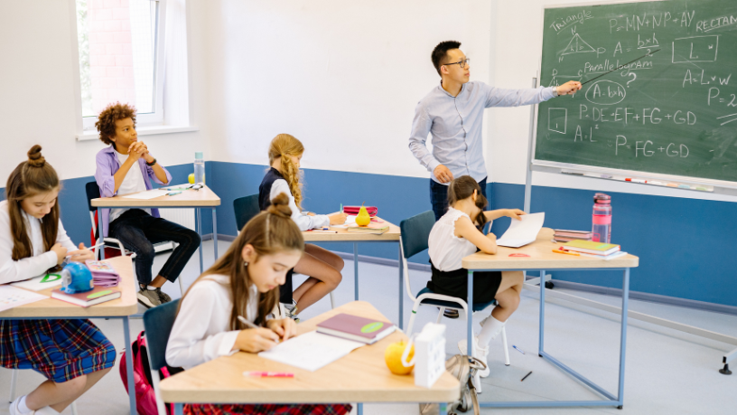 Sérgio Bento De Araújo analisa como o acesso à educação é uma ferramenta essencial para reduzir desigualdades sociais e ampliar oportunidades.