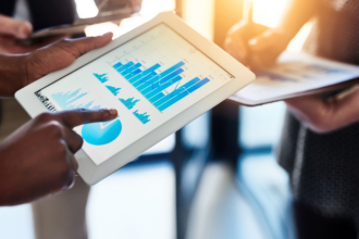 O setor de propriedades passa por transformação orientada por eficiência e inovação, afirma Alex Nabuco Dos Santos.