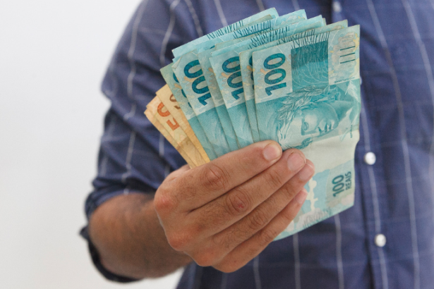 Inflação no Brasil recua para 3,97% em 2026 e sinaliza novo momento econômico