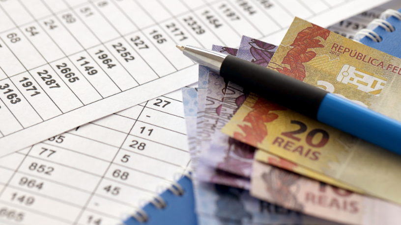 Selic em 14,25% ao ano: o que a inflação fora da meta significa para o bolso do brasileiro